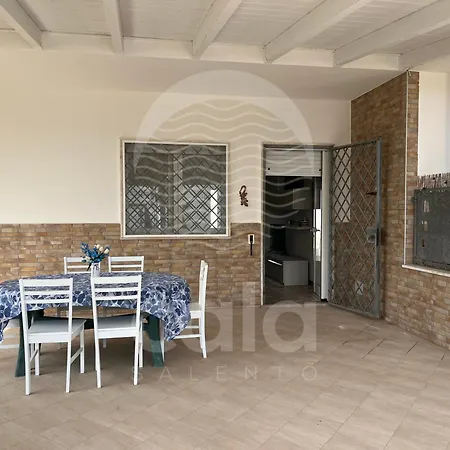 Robinia - A 50m By Cala Salento
